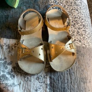 Saltwater sandals size 2 girls